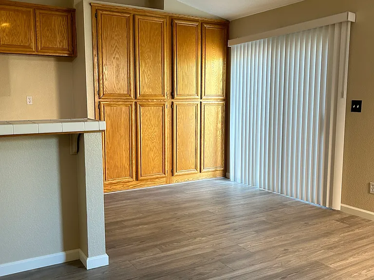 48 Gold Crest Ct — Photo 5