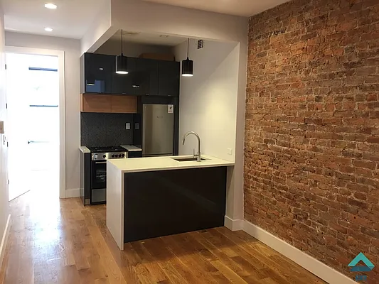 Rented by EXR | media 2