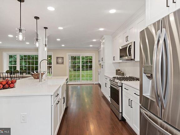 4th image of 8405 Briar Creek Dr