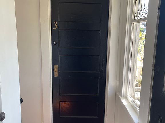 2nd image of 1066 Robinson Ave Unit 3