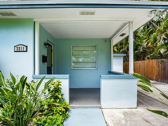 4th image of 3211 Poinsettia Avenue