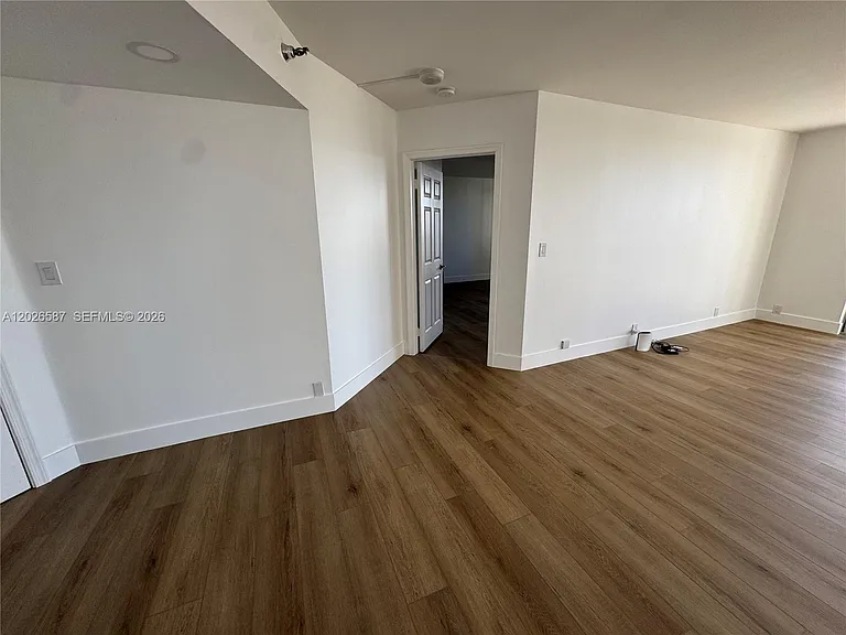 3530 Mystic Pointe Dr #2709 — Photo 34
