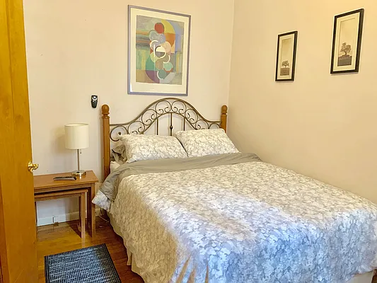 Sold by Sterling Holdings | media 8