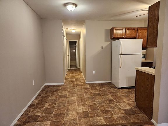 5th image of 193 Cotter Ave #1