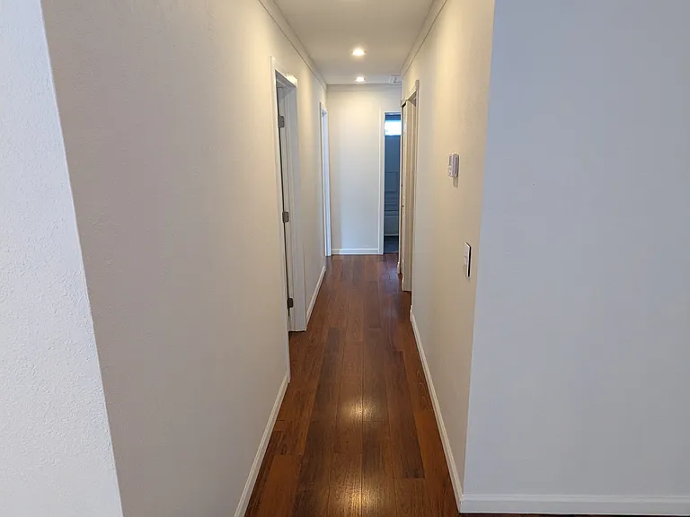 986 Regina Way — Photo 7