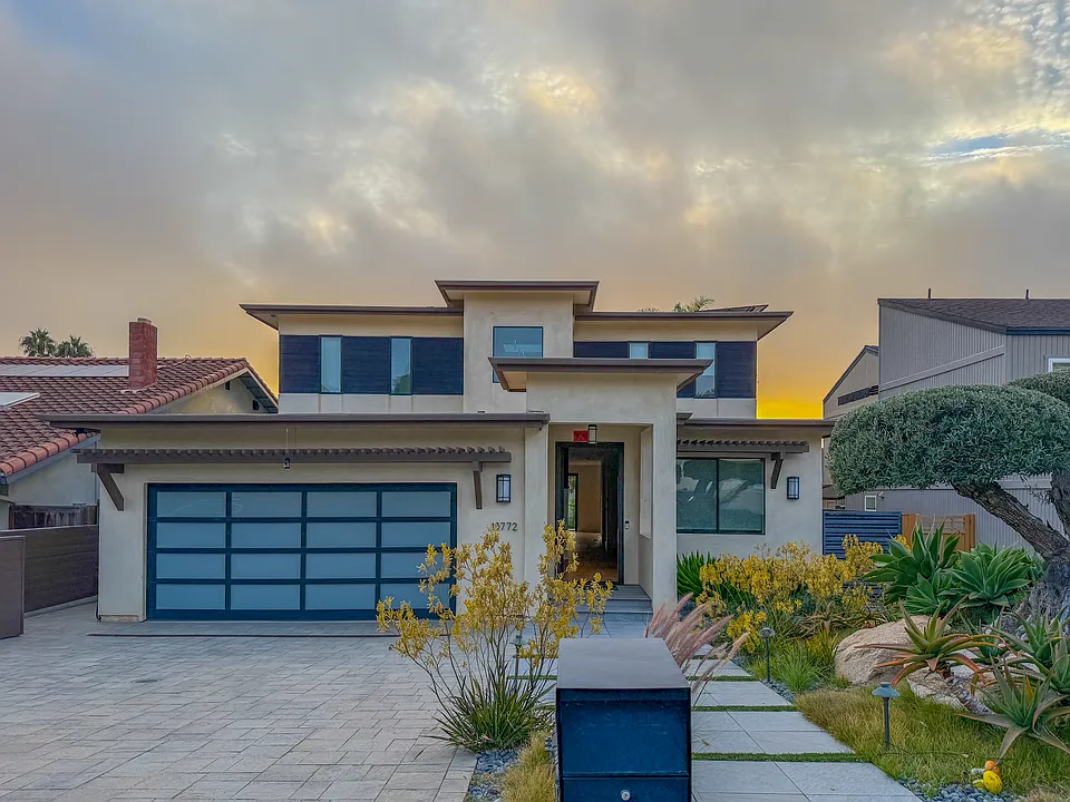 13772 Mercado Dr