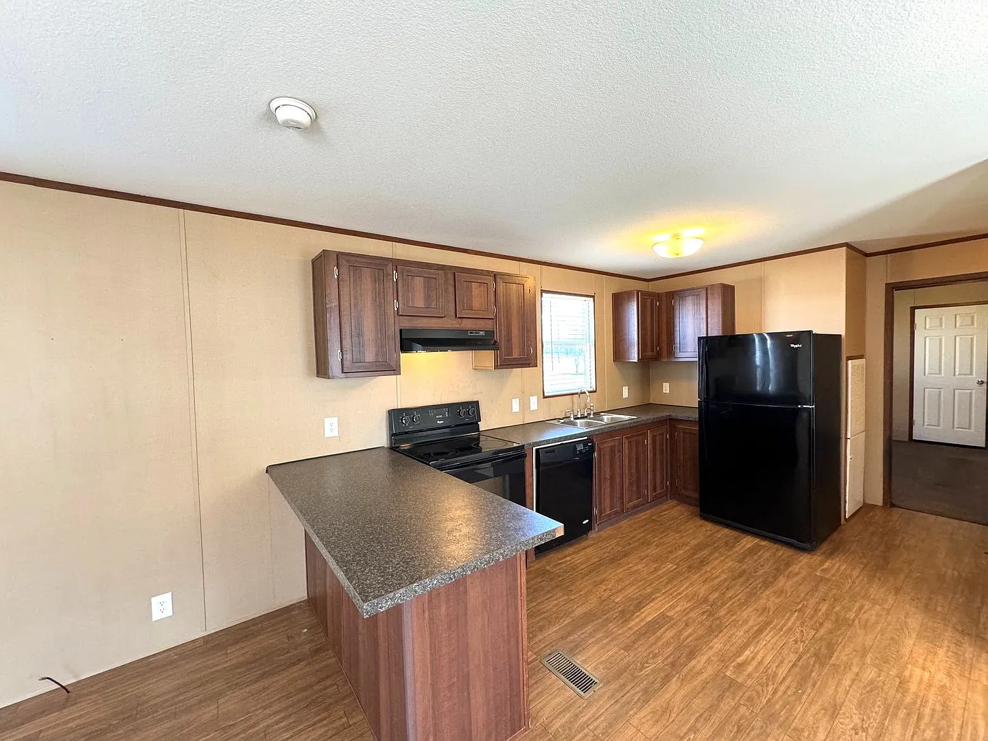 Oxford Estates - Lot 15 — Photo 4