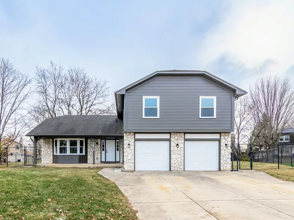 1813 Orleans Ct, Elk Grove Village, IL 60007