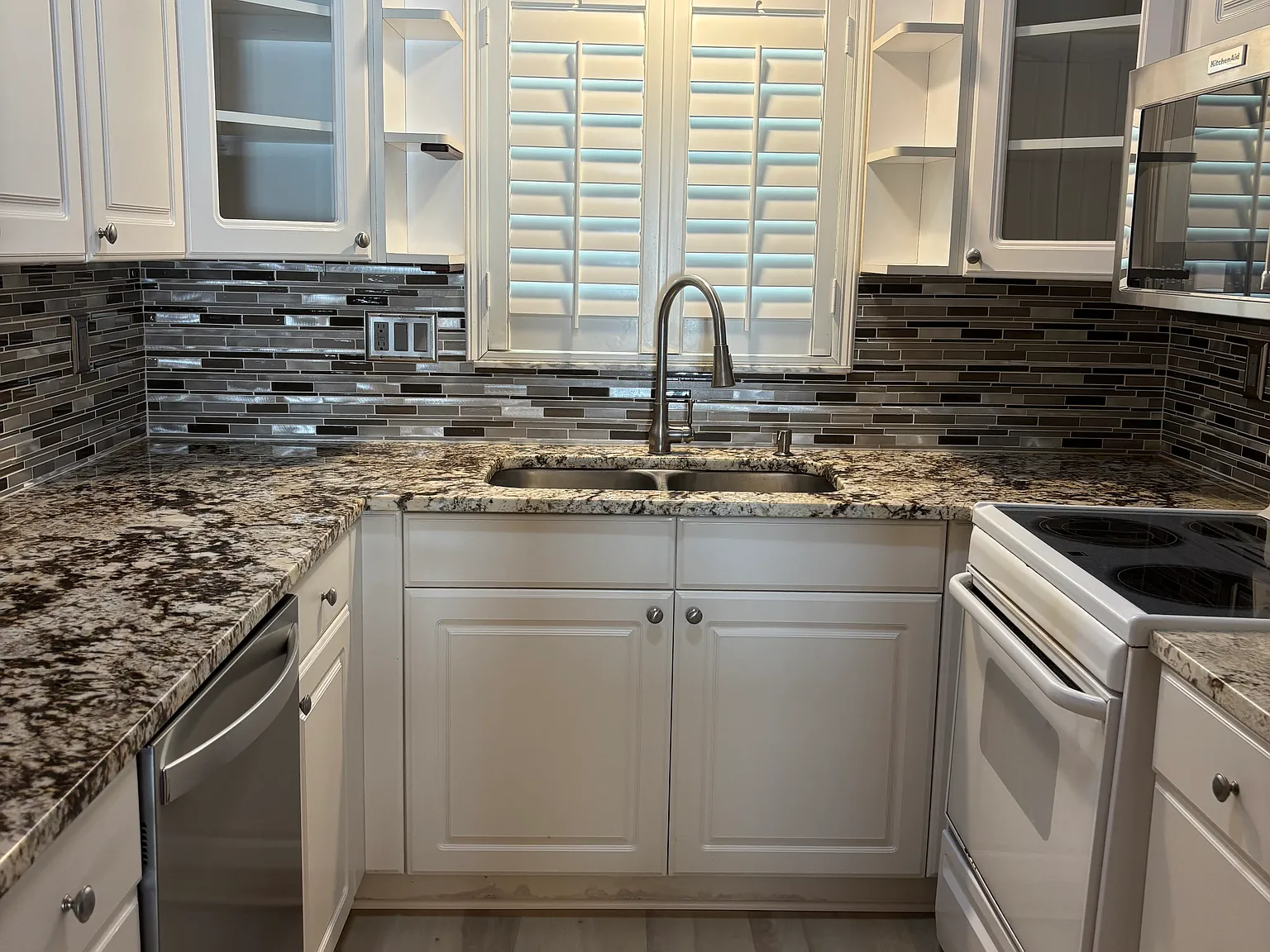 2 bed, 1600 sqft, $2,950 — Photo 3