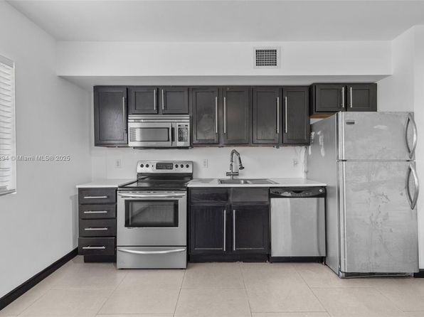 1876 SW 11th Ter APT 206
