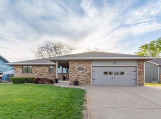 2302 Huntington Rd, Salina, KS 67401