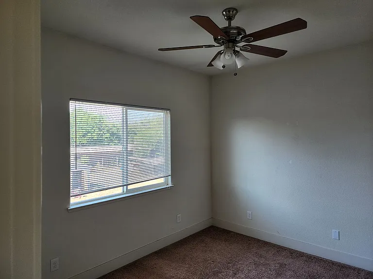 1321 Kaya Dr — Photo 23