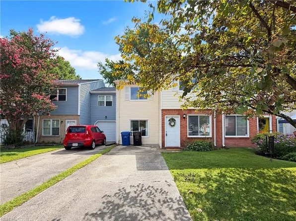 692 Grant Ave, Virginia Beach, VA 23452