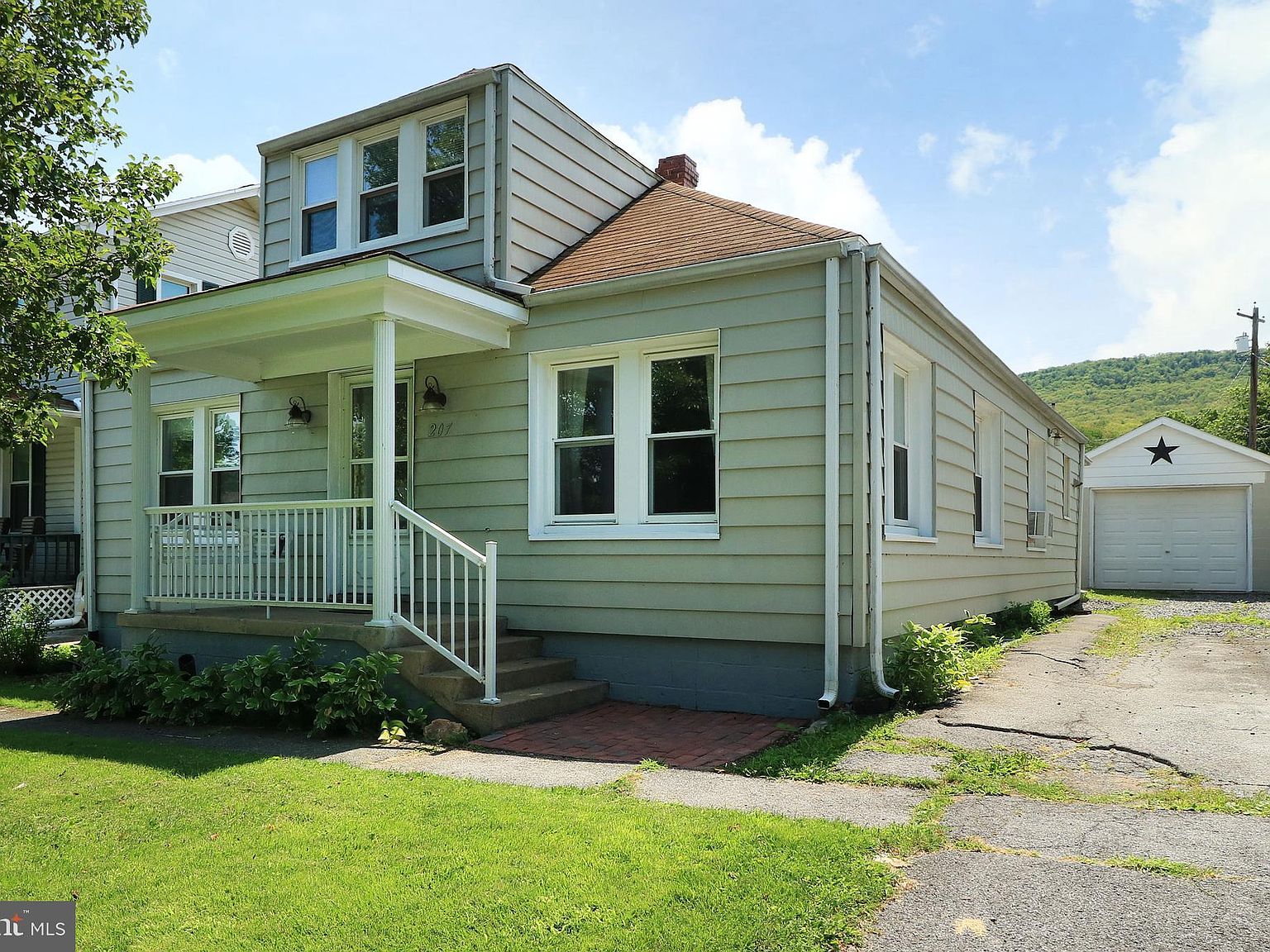 207 Water St, Milesburg, PA 16853 Zillow