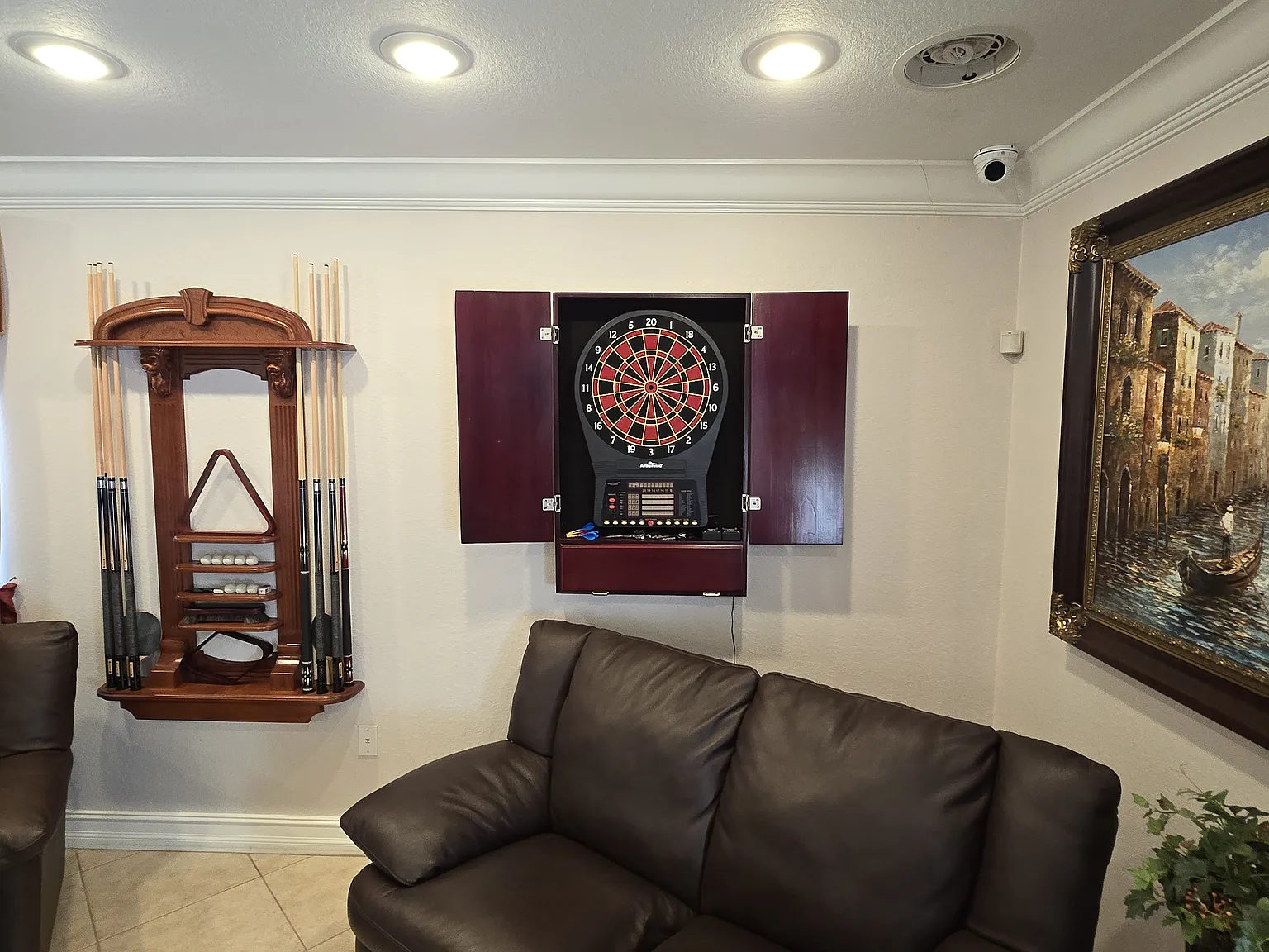 6 bed, 3244 sqft, $1,100 — Photo 4
