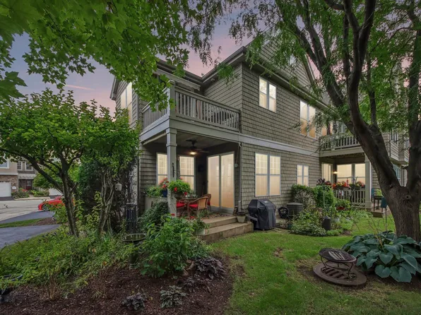 310 Sundown Ct Unit F, Wauconda, IL 60084
