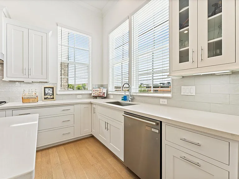 2602 Cottage Grove Green Dr — Photo 17