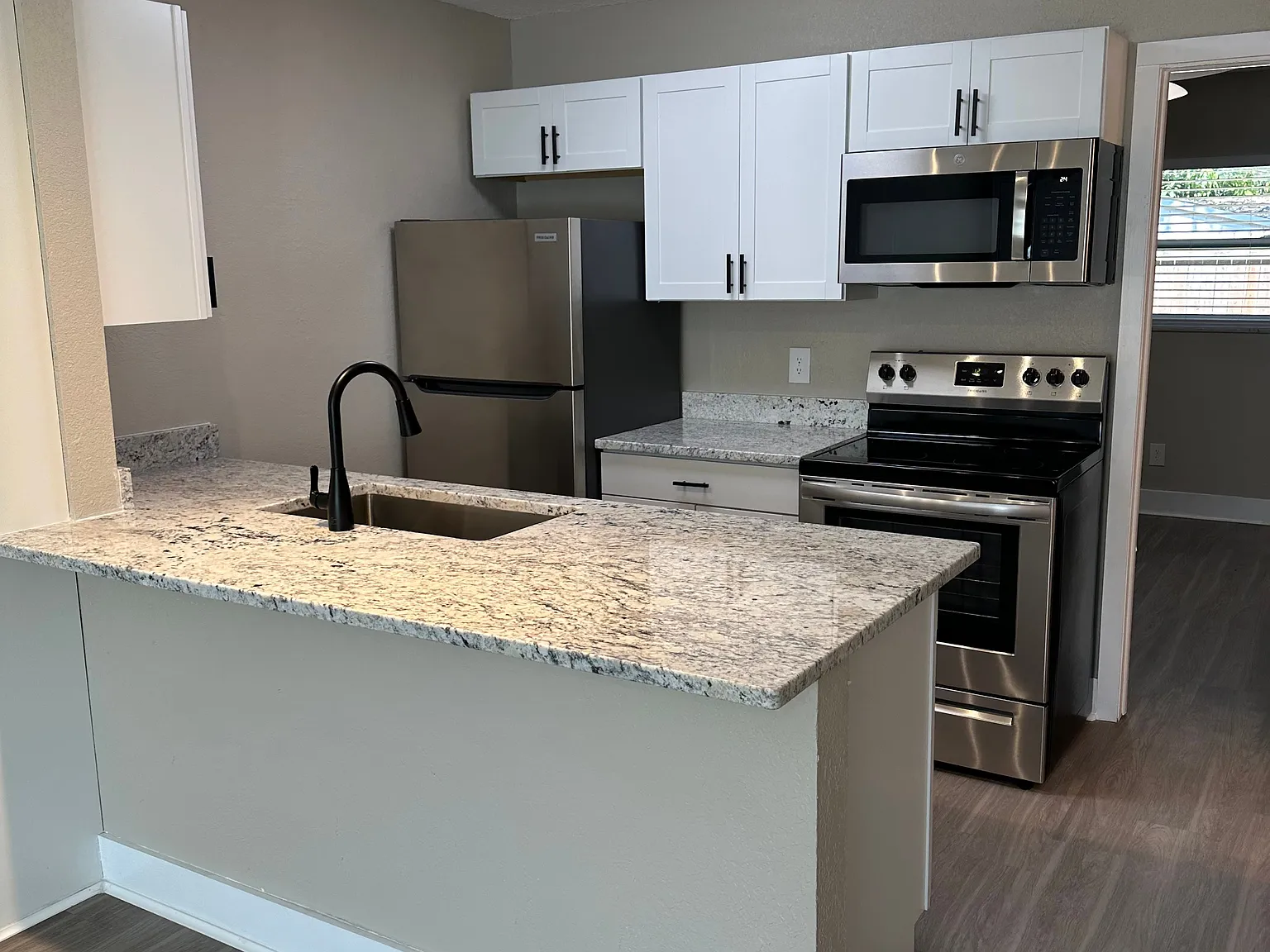 1462 Hamlet Avenue Unit #8 — Photo 4