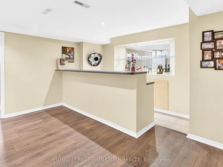 566 Huntington Ridge Dr — Photo 23