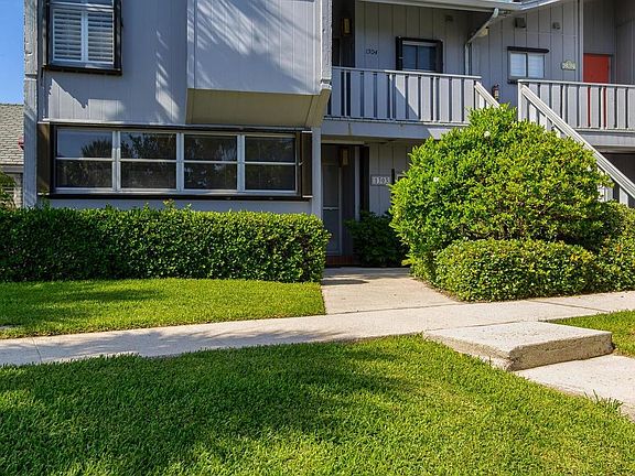 2nd image of 1303 Spyglass Ln #1303