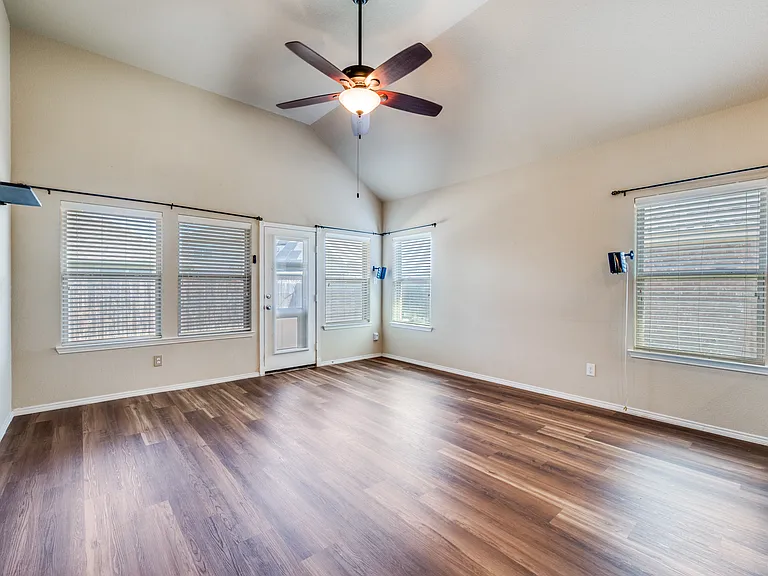 1425 Villa Paloma Blvd — Photo 2