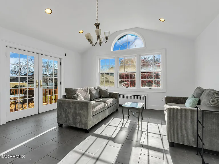 3 Royal Pl — Photo 12