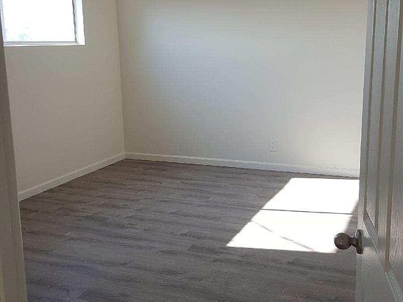 4th image of 802 Edgewood St APT 3