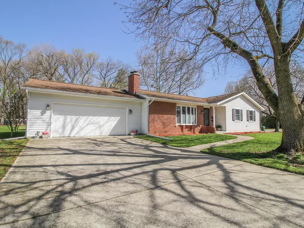 110 E Adams St, Three Rivers, MI 49093