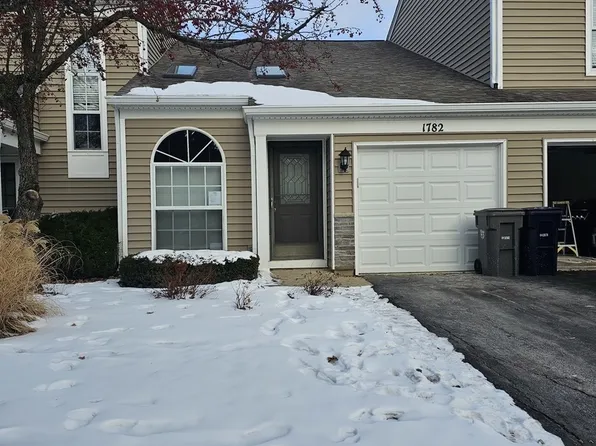 1782 Pebble Beach Cir, Elgin, IL 60123