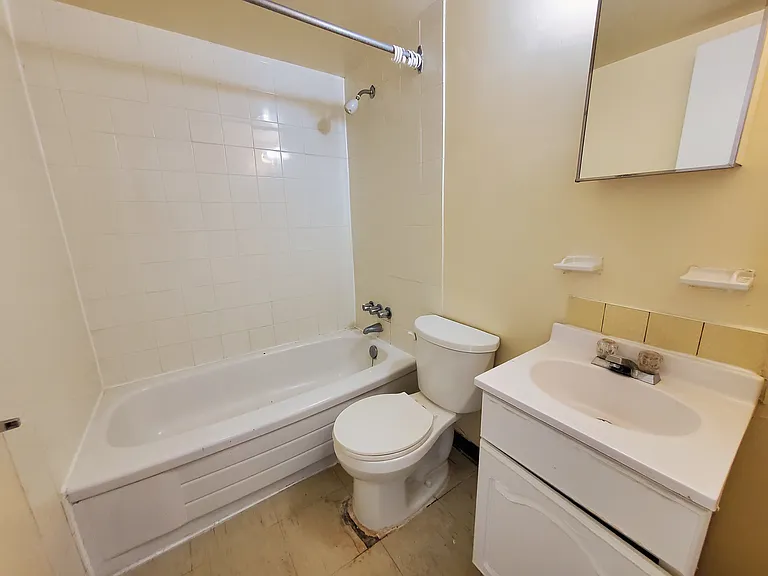 401 Princess St — Photo 31
