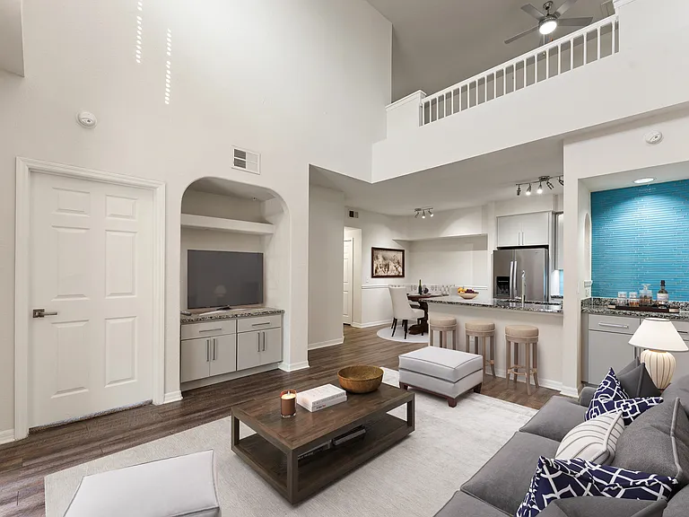 Cortland Portofino Place — Photo 4