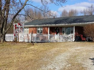 896 Red Banks Rd, Burkesville, KY 42717