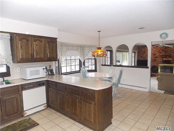 2nd image of 12 Amber Ct