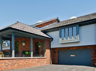 232 Red Top Dr, Libertyville, IL
