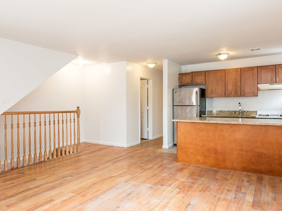 1st image of 98 Jefferson St #1