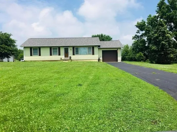 2940 Pine Dr, Circleville, OH 43113