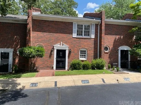 207 Cambridge Place Dr, Little Rock, AR 72227