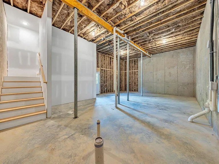 328 Woodside Dr — Photo 15