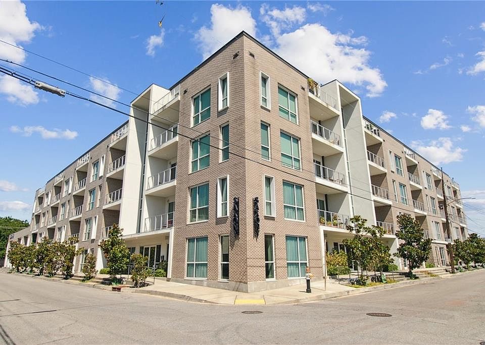1st image of 900 Bartholomew St #202