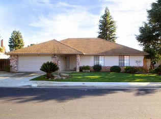 2584 Lincoln Ave, Clovis, CA 93611