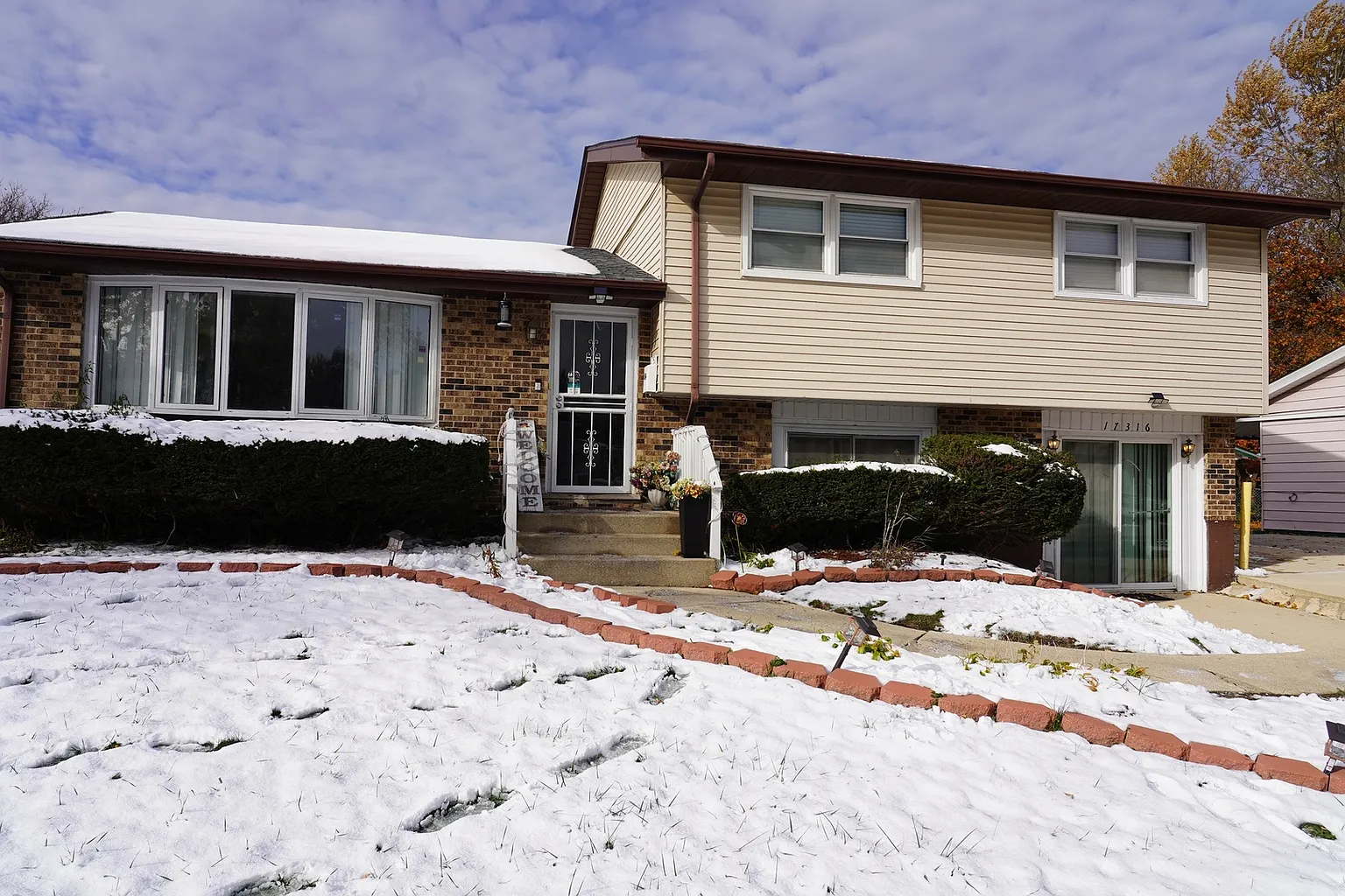 17316 Central Park Ave photo 1