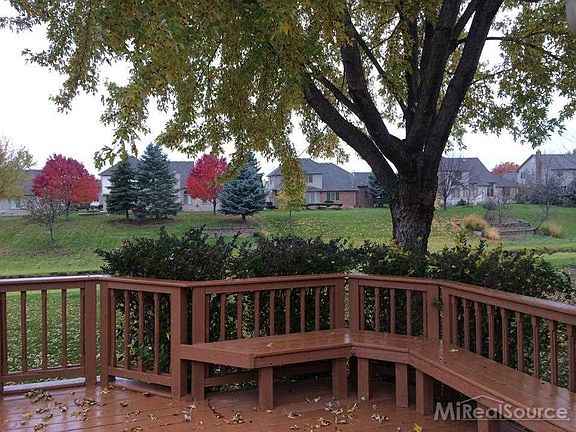 4th image of 14901 Stoney Brook Dr W
