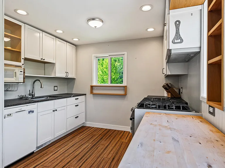 626 High St — Photo 2