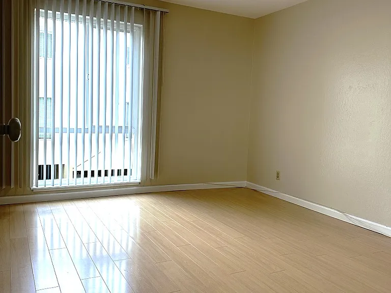 378 Richmond Dr #4 — Photo 13