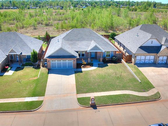 3rd image of 2304 E Kellen Court Ter