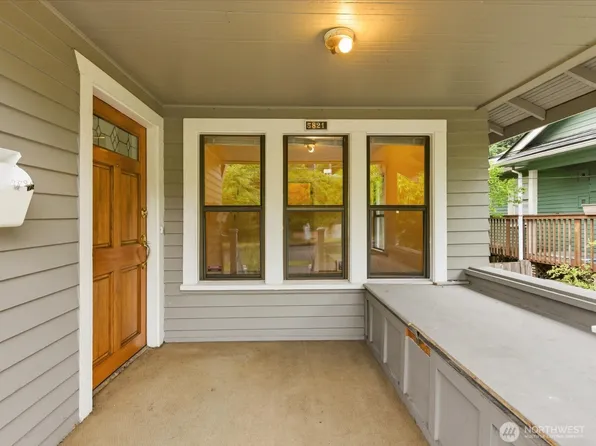 5821 3rd Avenue NW, Seattle, WA 98107