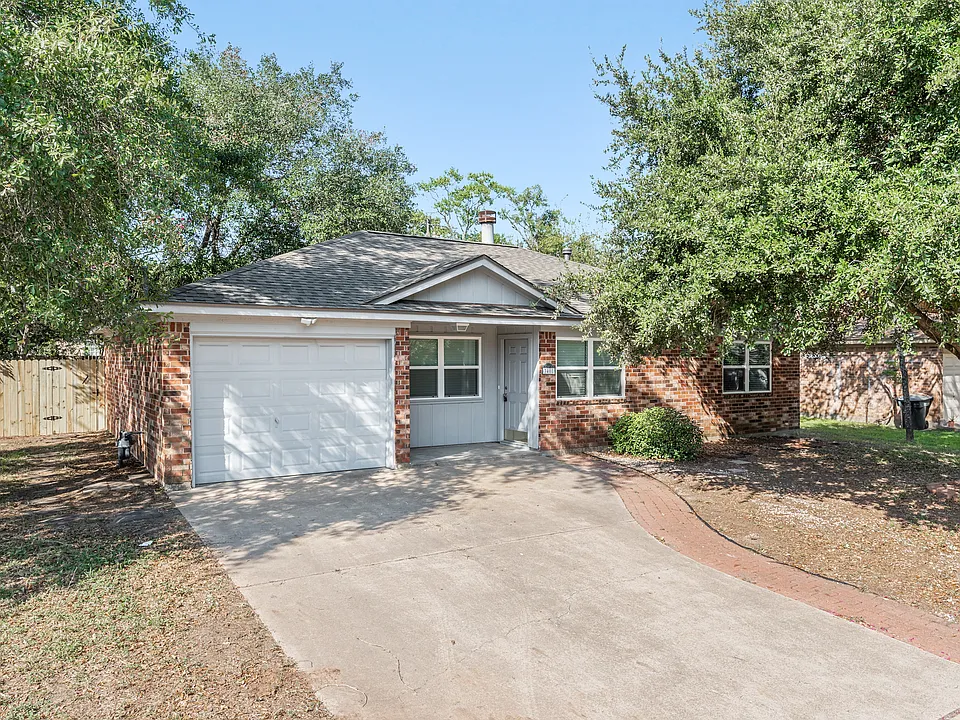 3408 Dallis Dr