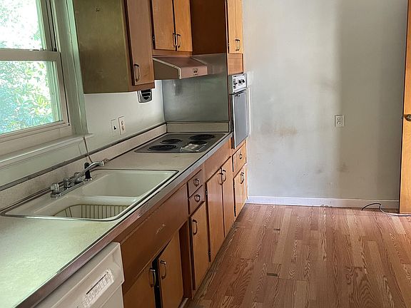 2nd image of 7306 Oak Ridge St