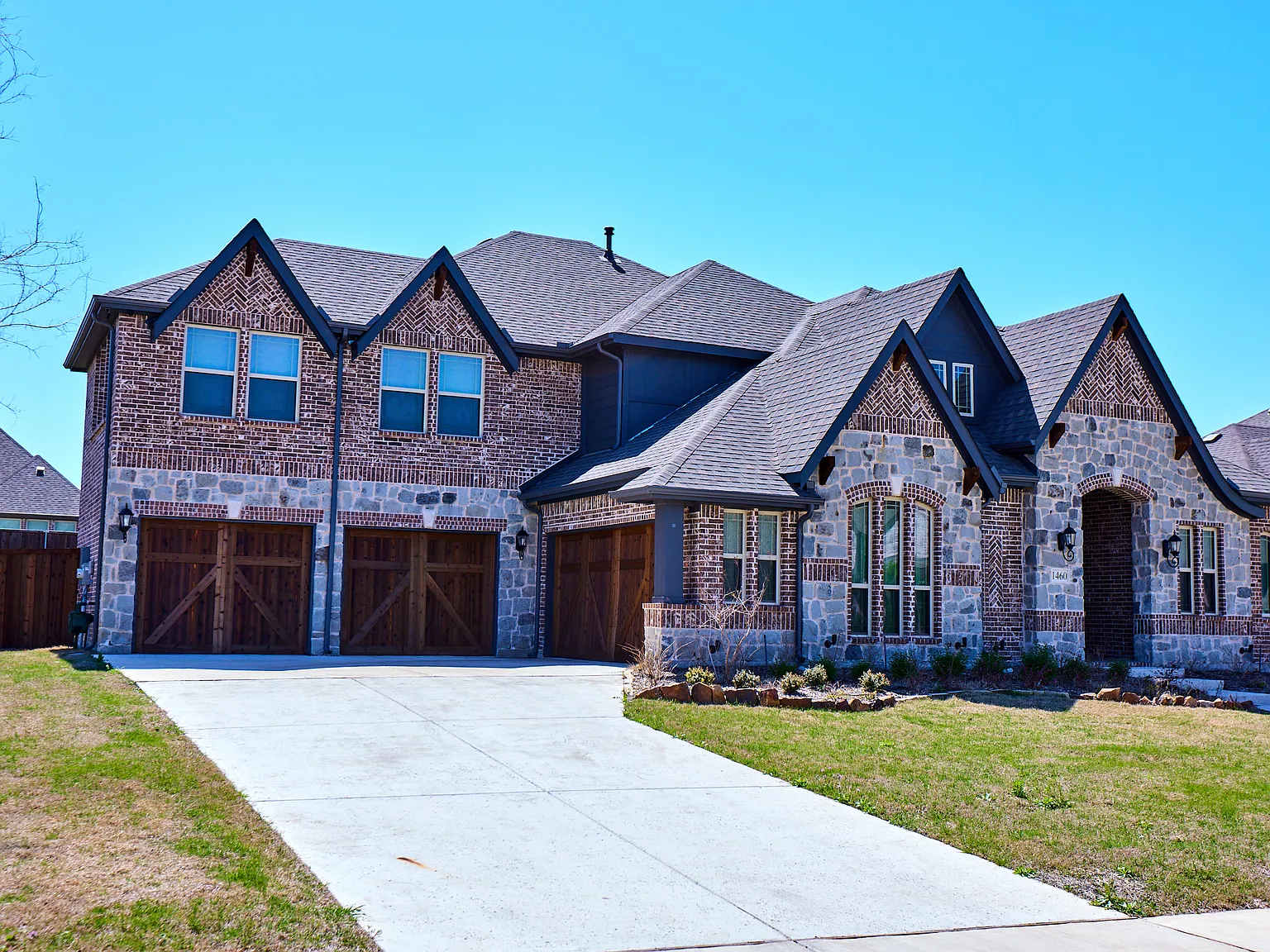 5 bed, 4258 sqft, $4,500 — Photo 2