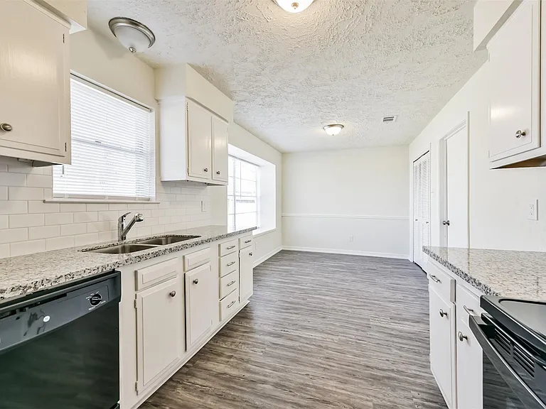 9563 Sutter Park Ln — Photo 7